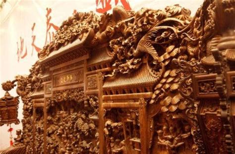 中国最珍贵的10种木头排名，第一种比黄金还贵_红木