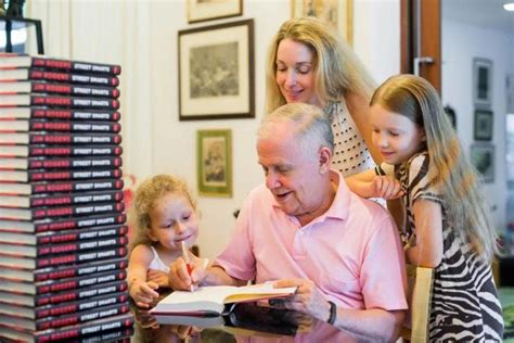 《给女儿的礼物》：著名投资家吉姆·罗杰斯给女儿的18条建议……|罗杰斯|给女儿的礼物|投资家_新浪新闻