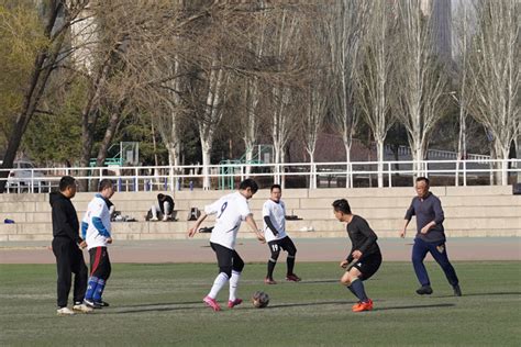我校教职工男子足球队将代表教科文卫体系统参加内蒙古自治区第四届职工运动会-内蒙古工业大学