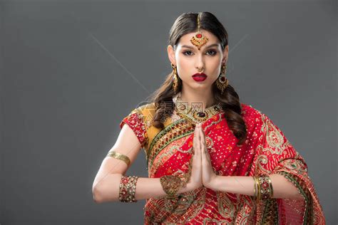 穿着传统服装和饰物的印度妇女高清图片下载-正版图片502930318-摄图网