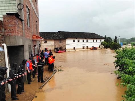 广东河源遭受暴雨 已转移4000人解救500人_手机新浪网