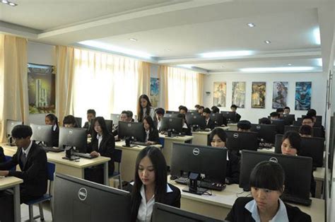 女生学计算机可以从事什么职业，计算机科学与技术的就业方向分析