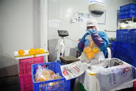 张文宏：至今为止中国抗疫取得的成就属于非药物干预_凤凰网视频_凤凰网