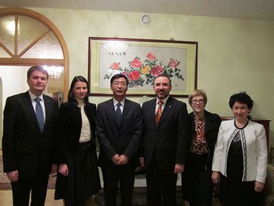 立陶宛文化部长做客驻立大使官邸