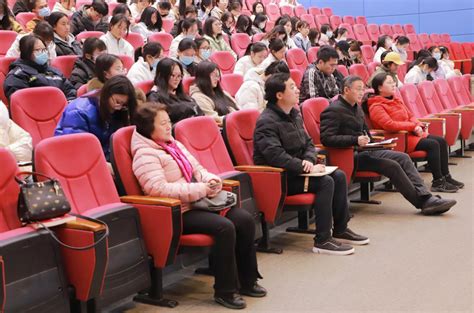 达州市作协副主席李明春作“漫谈小说的真实”讲座-四川文理学院文学与传播学院