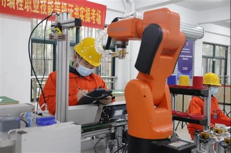 安徽工商职业学院举办2020年“1+X”工业机器人应用编程职业技能等级证书考试-汇博机器人