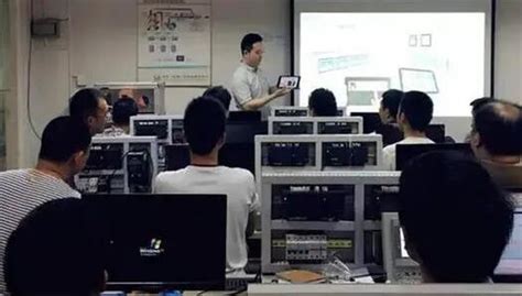 电脑软件培训班招生宣传海报_红动网