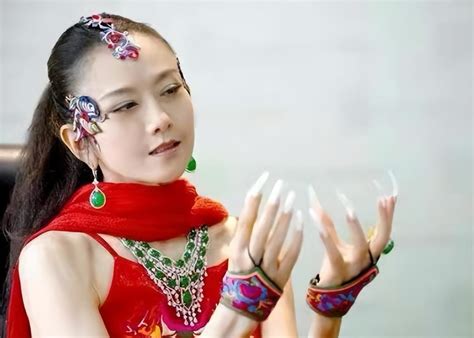 中国唯一一个我服的女人——杨丽萍女士