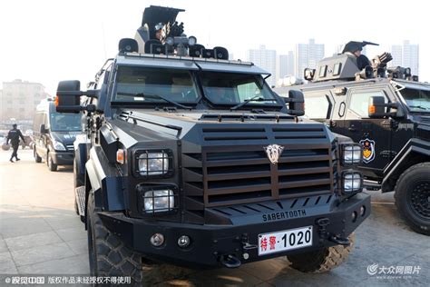 山东菏泽公安新上武装巡防设备 28部特种车齐亮相_大众网