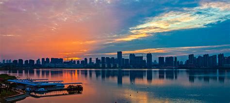 中国十大城中湖排名，国内最美的十大城中湖_巴拉排行榜