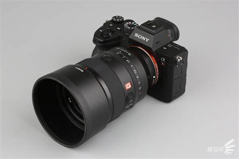 首款RF卡口副厂镜头 三阳推出14mm f/2.8镜头_器材频道-蜂鸟网