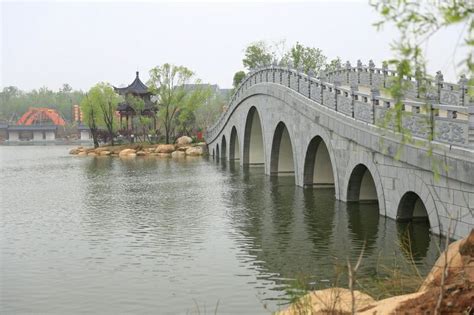 随州市附近的旅游景点排行榜：女儿国上榜，洪山寺建于唐朝-排行榜123网