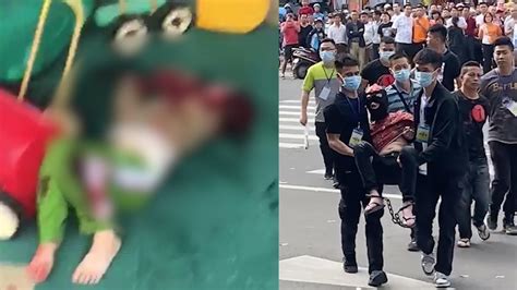 广西一男子持刀闯入幼儿园，砍伤18名师生，嫌疑人已被抓现场恐怖_新浪新闻