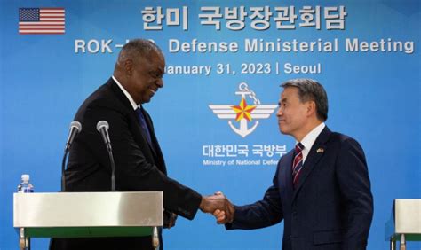 美韩防长会面并发表联合声明，声称“将在韩部署更多美战略武器”_新闻频道_中国青年网