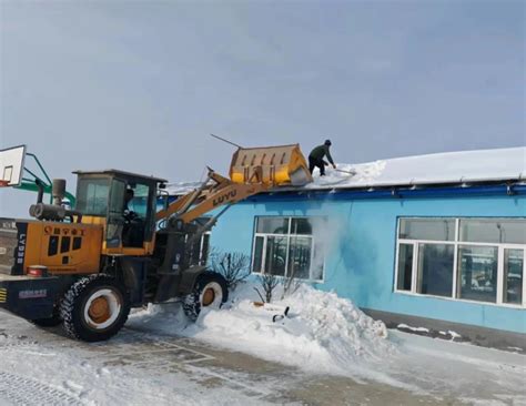 桦南县体育馆坍塌事故后，黑龙江多地部署清除屋顶积雪冰溜子-上游新闻 汇聚向上的力量