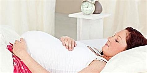 【胎儿在肚子里的姿势】【图】胎儿在肚子里的姿势 解读胎儿在肚子里的8种姿势_伊秀亲子|yxlady.com