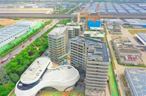 “开放新门户”的闪亮名片 中欧合作产业园起步区项目主体全部封顶 - 丝路中国 - 中国网