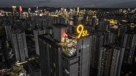 重庆属这条街最火，入夜后繁华无比，是全国夜市经济的领头羊_城市