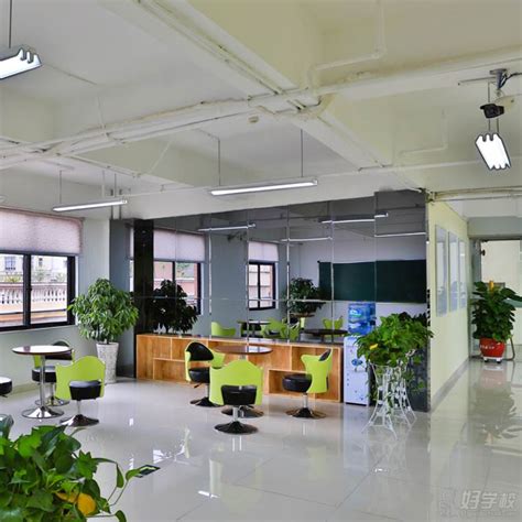 广州学校教学楼大厅装修设计图_装信通网效果图