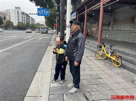 10岁男童赌气出走上公交车，众人接力帮助寻找家人-三湘都市报