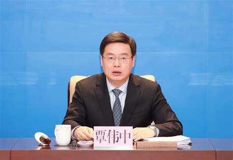 主持人：深圳市发展和改革委员会副主任 郭跃华--图片资料