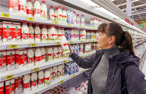 大白兔跨界光明卖牛奶，将感官营销进行到底！|设计-元素谷(OSOGOO)
