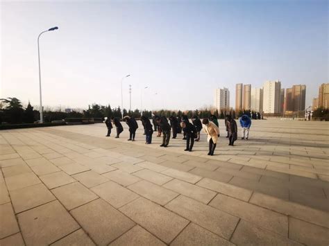 天津滨海新区爆炸百日 烈士陵园举行祭奠活动|界面新闻 · 图片