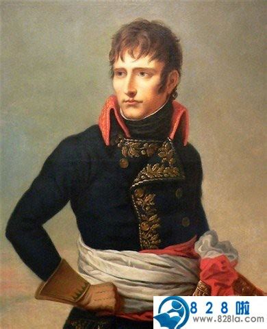 拿破仑的历史功绩，为何数百年后依然受到推崇？|拿破仑|功绩|统帅_新浪新闻
