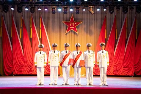 荣耀时刻！东部战区海军航空兵举行晋升大校、上校军衔仪式
