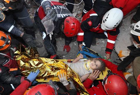 土耳其4岁女孩在地震91小时后被救出，已有110人因地震遇难_读特新闻客户端