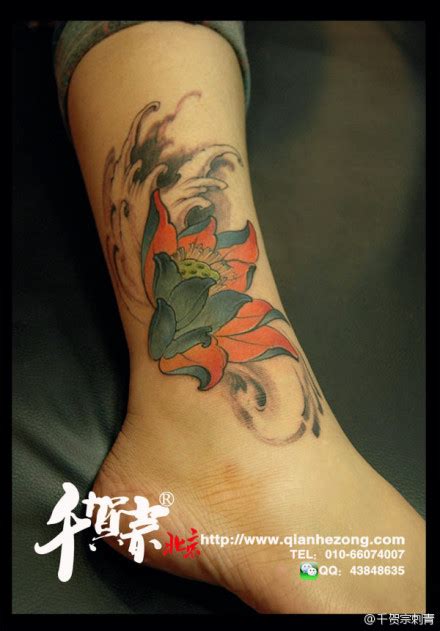 女生腿部潮流唯美的彩色樱花纹身图案