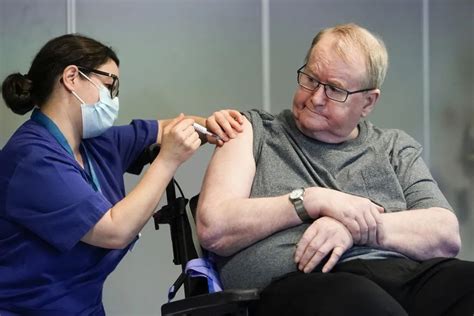 挪威23人接种辉瑞疫苗后死亡，到底咋回事？_澎湃号·媒体_澎湃新闻-The Paper