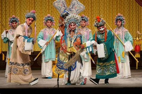 汇演 _ 几代上海京剧院人携手，以音乐剧场记录海派京剧走过的40年