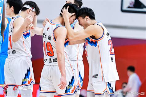 CBA：新疆男篮主场135比109大胜广州男篮_新浪新闻