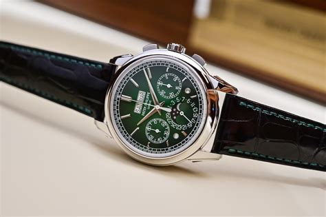 Patek Philippe 5270 Perpetual Calendar Chronograph Blue - Hands-on with ...