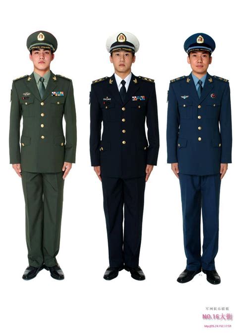 永远经典永不过季的55式礼服。55式军服是1955年式军服的简称