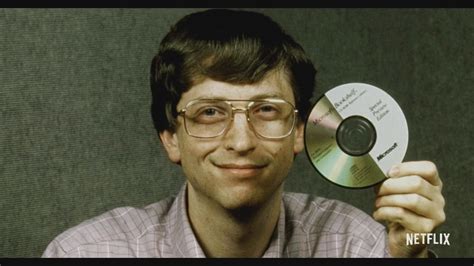 比尔盖茨出生时间是1955年10月28日，地点是美国西雅图。 盖茨进入湖滨中学之后迷上了电脑，从此就无心上其他课，每天都泡在计算中心。从8年级 ...
