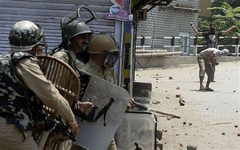 印巴军队克什米尔地区再交火 致6死2伤_凤凰网