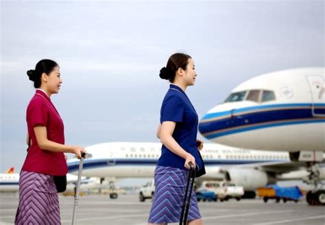 中国优秀空乘团队——歪打正着的东海航空小哥哥 - 民用航空网