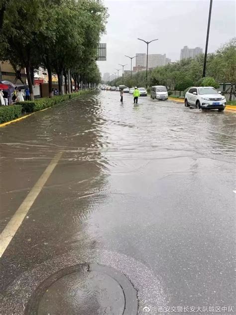 广西南宁：暴雨袭城致城区内涝 8名被困市民获救-中青在线