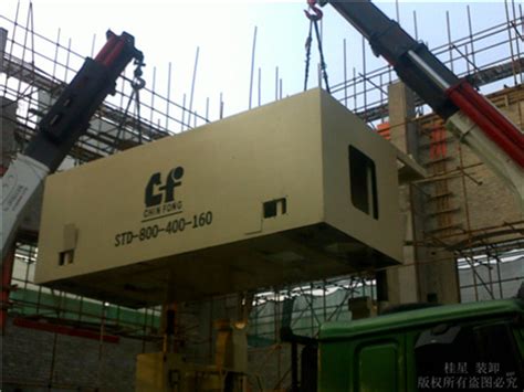 注塑机搬运吊装-上海晶利起重设备安装工程有限公司
