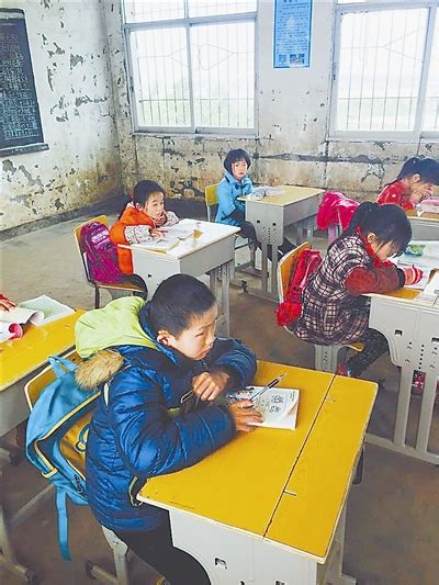 新建县一小学教师紧缺 35个孩子无法正常上课