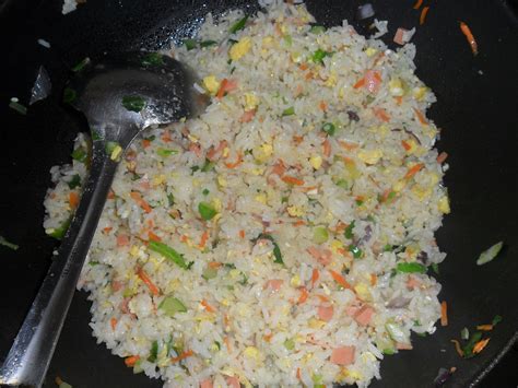 【番茄鸡蛋炒米饭的做法步骤图，怎么做好吃】嫊橴_下厨房