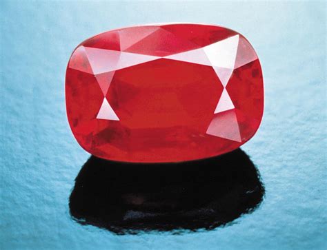 【发现】创纪录的红宝石都有这样一个特质！-彩色宝石网