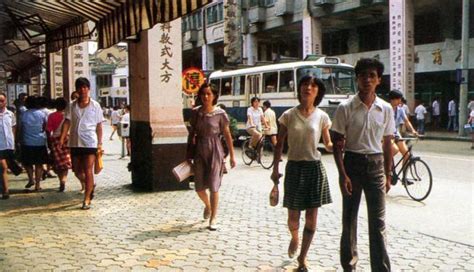 100张老照片带你回到上世纪90年代，去逛逛那时的松江中山中路…… - 战争史料 - 奇趣闻