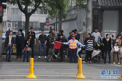 现场直击：北京整治“中国式过马路”-新闻中心-南海网