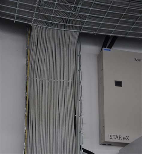 弱电系统综合布线网络施工现场
