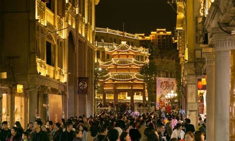 广东汕头：春节假期游人如织 小吃、美食吸引游客|小公园|金平区|汕头_新浪新闻
