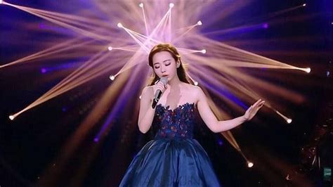 张靓颖最经典的十首歌 《光芒》第一，第二是电影《画皮》主题曲(2)_排行榜123网