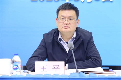 市政府副秘书长王平主持召开上海大学微电子学院第一届理事会第三次会议-上海大学新闻网